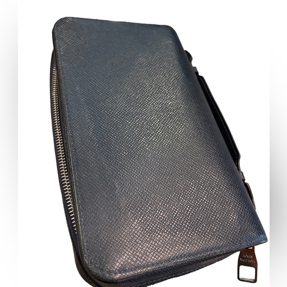LOUIS VUITTON Taiga Leather XL Zippy Wallet - Picture 13 of 14